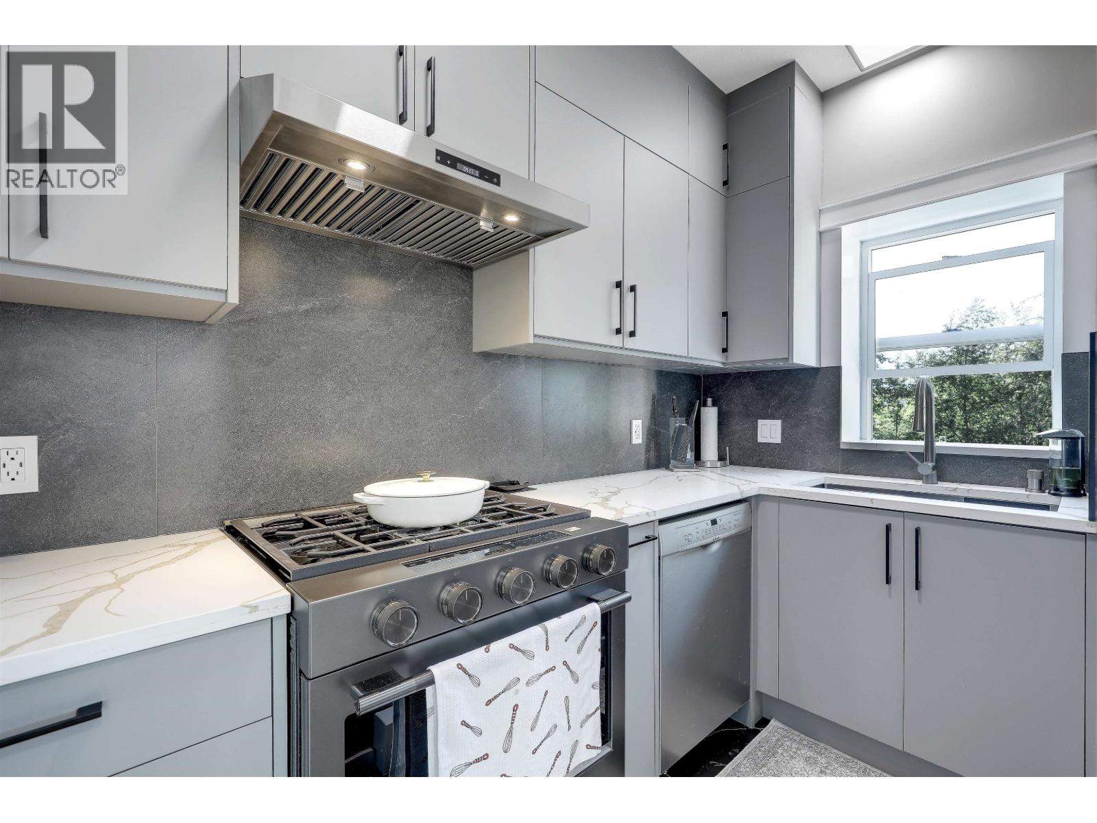 13 Shoreline Circle, Port Moody, British Columbia  V3H 4T9 - Photo 15 - R3127525