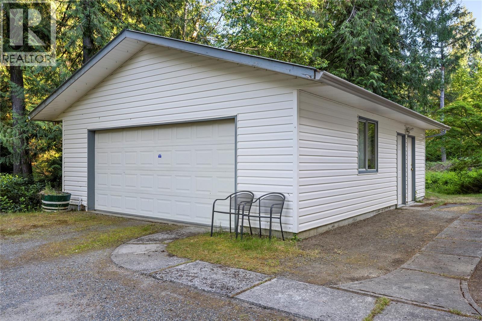1352 Englishman River Rd, Errington, British Columbia  V0R 1V0 - Photo 41 - 1038251