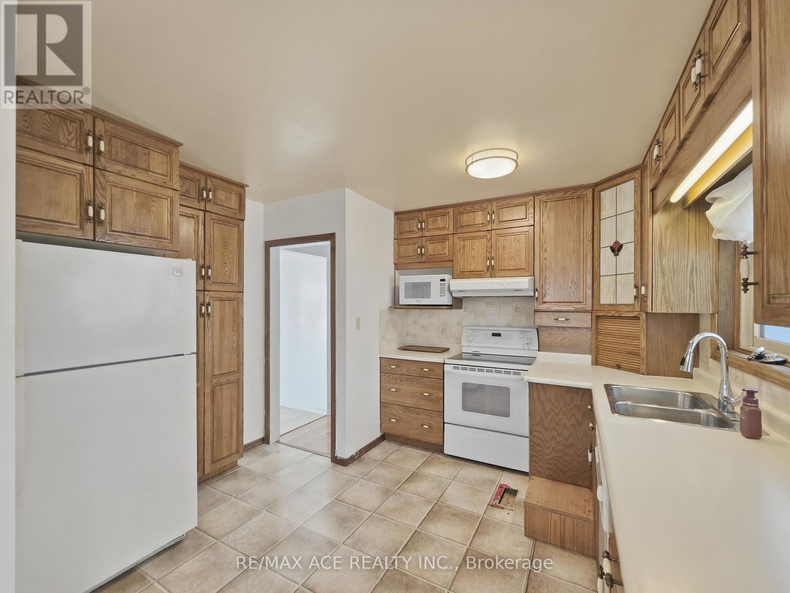 1385 Park Road S, Oshawa, Ontario  L1J 4K4 - Photo 14 - E13217134