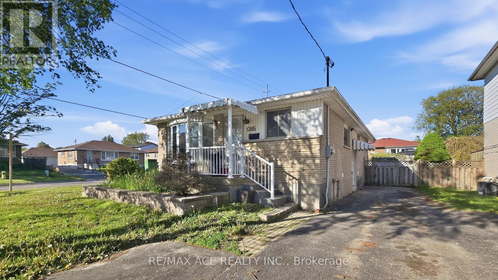 1385 Park Road S, Oshawa, Ontario  L1J 4K4 - Photo 3 - E13217134