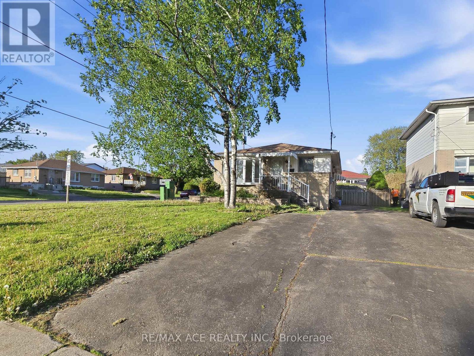 1385 Park Road S, Oshawa, Ontario  L1J 4K4 - Photo 4 - E13217134