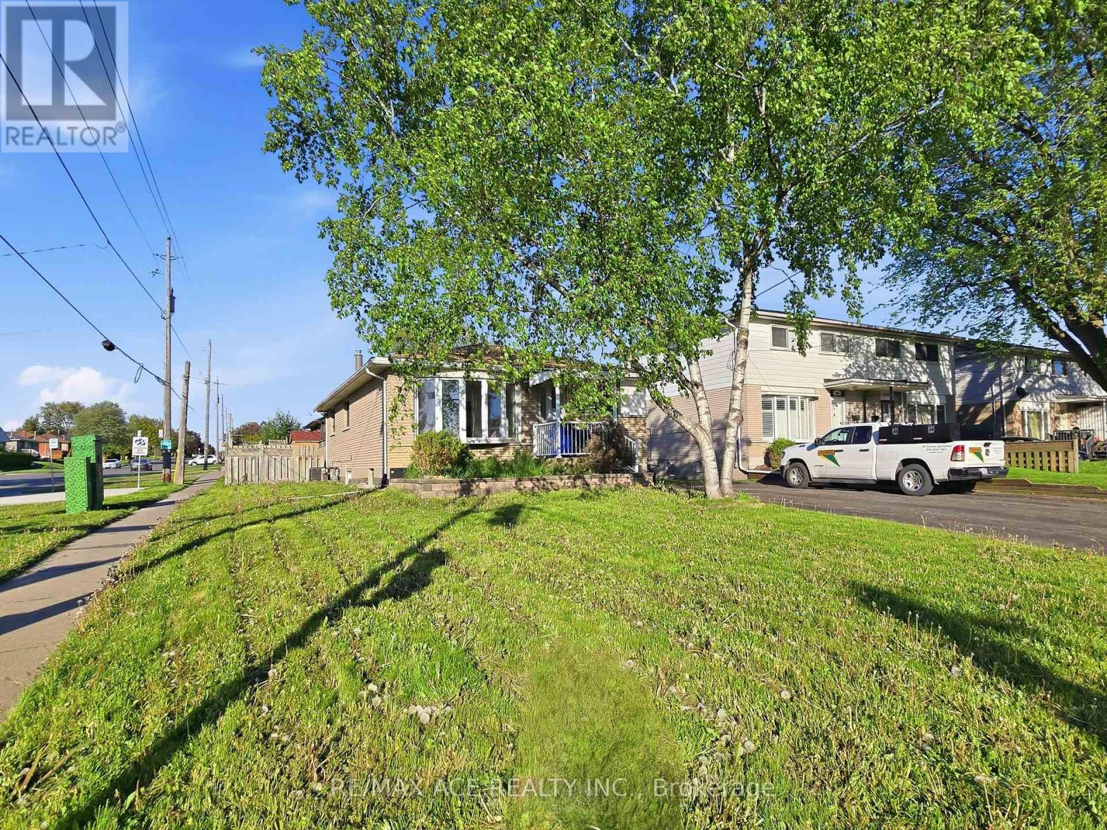 1385 Park Road S, Oshawa, Ontario  L1J 4K4 - Photo 6 - E13217134