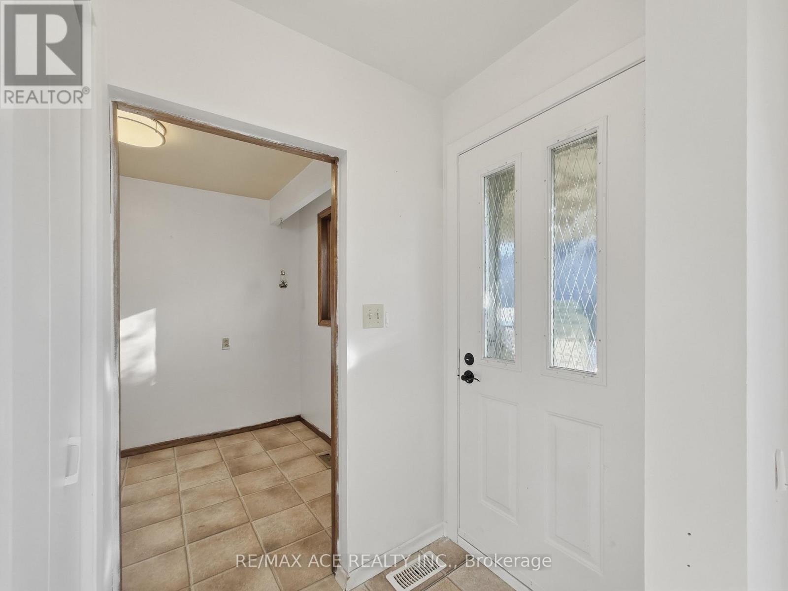 1385 Park Road S, Oshawa, Ontario  L1J 4K4 - Photo 7 - E13217134