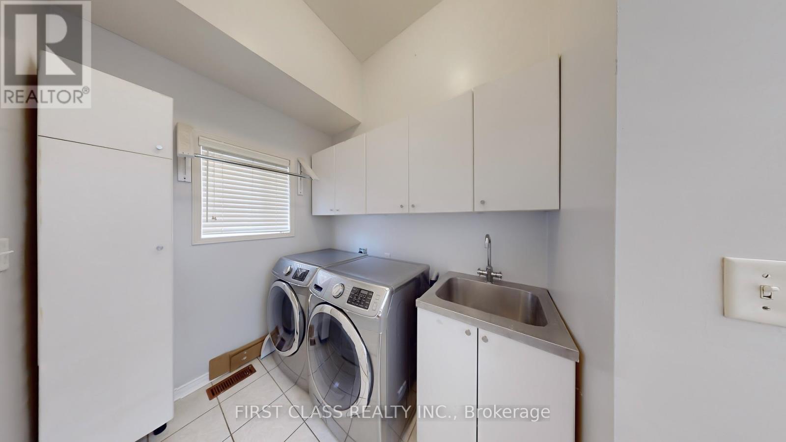 30 Kaitlin Drive, Richmond Hill, Ontario  L4E 3W6 - Photo 11 - N13217144