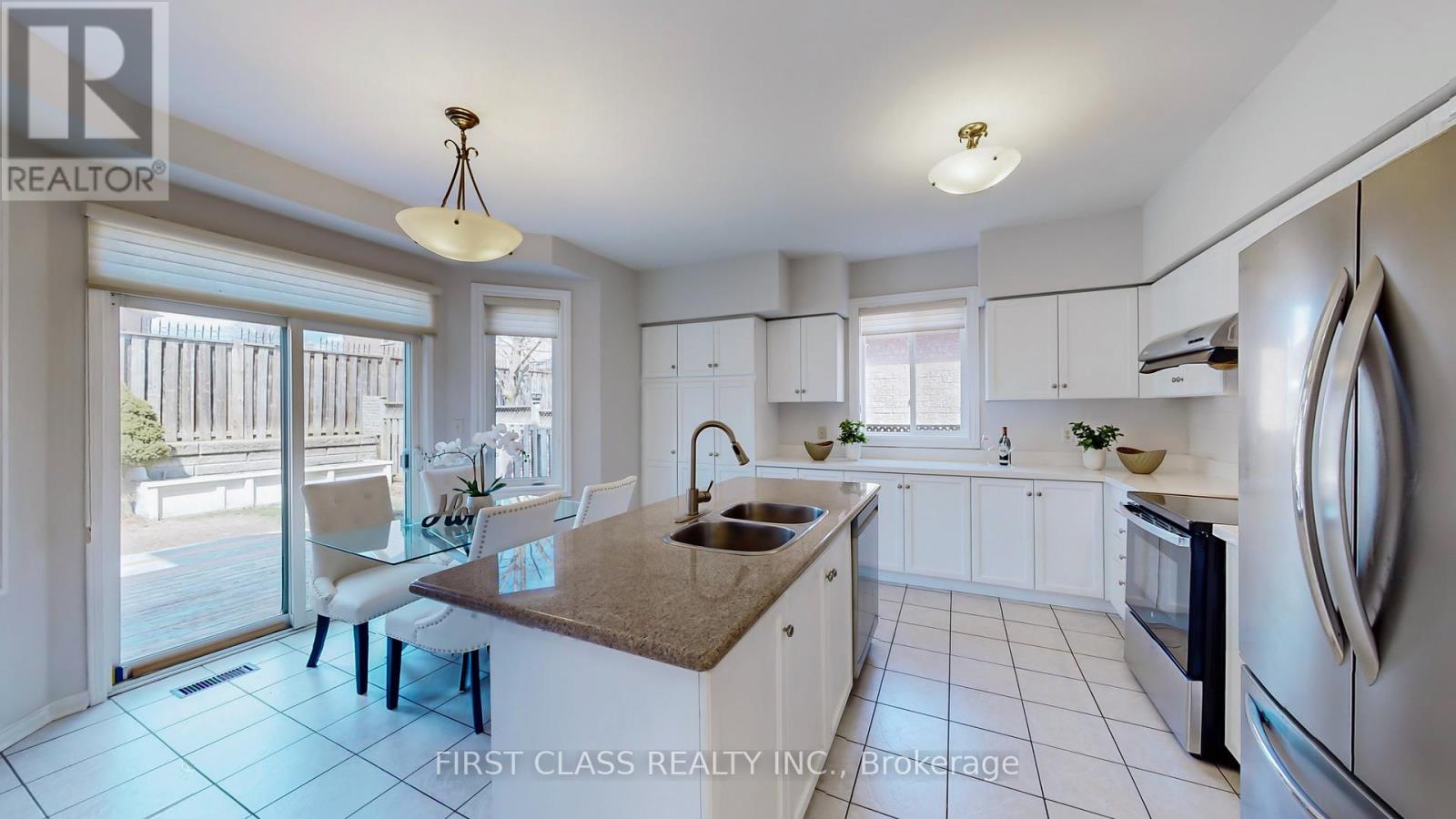 30 Kaitlin Drive, Richmond Hill, Ontario  L4E 3W6 - Photo 3 - N13217144