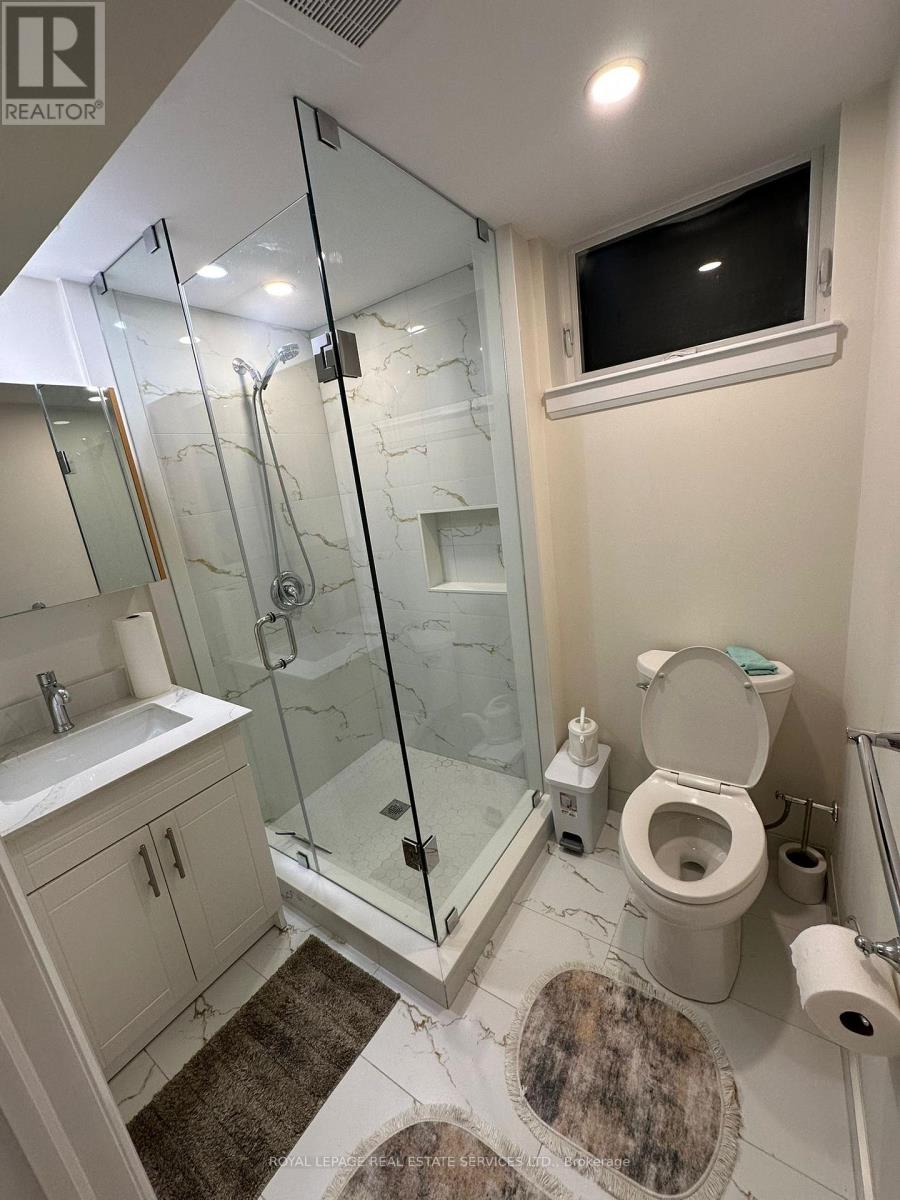 2389 Morrison Avenue, Mississauga, Ontario  L5C 3C6 - Photo 4 - W13217138