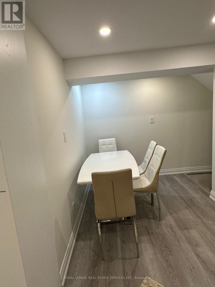 2389 Morrison Avenue, Mississauga, Ontario  L5C 3C6 - Photo 7 - W13217138