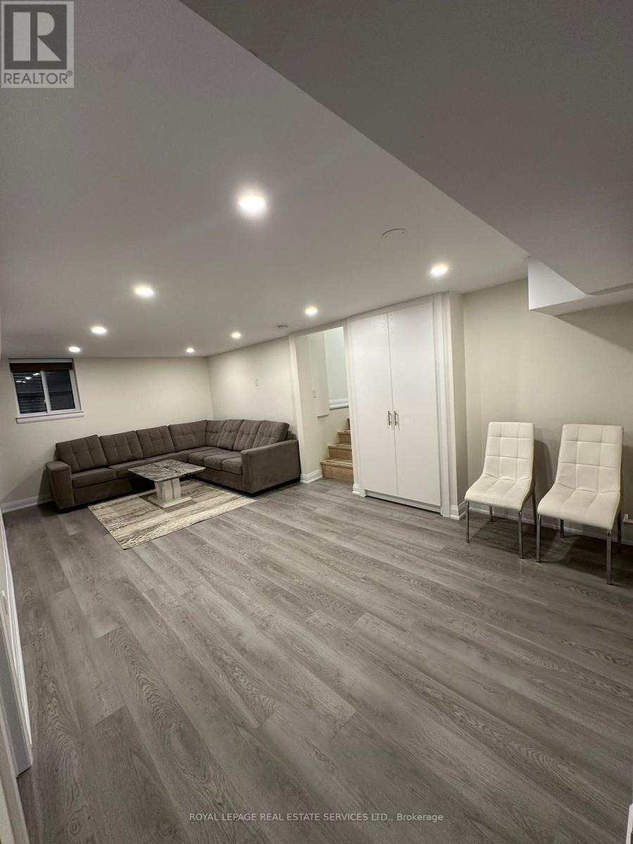 2389 Morrison Avenue, Mississauga, Ontario  L5C 3C6 - Photo 8 - W13217138