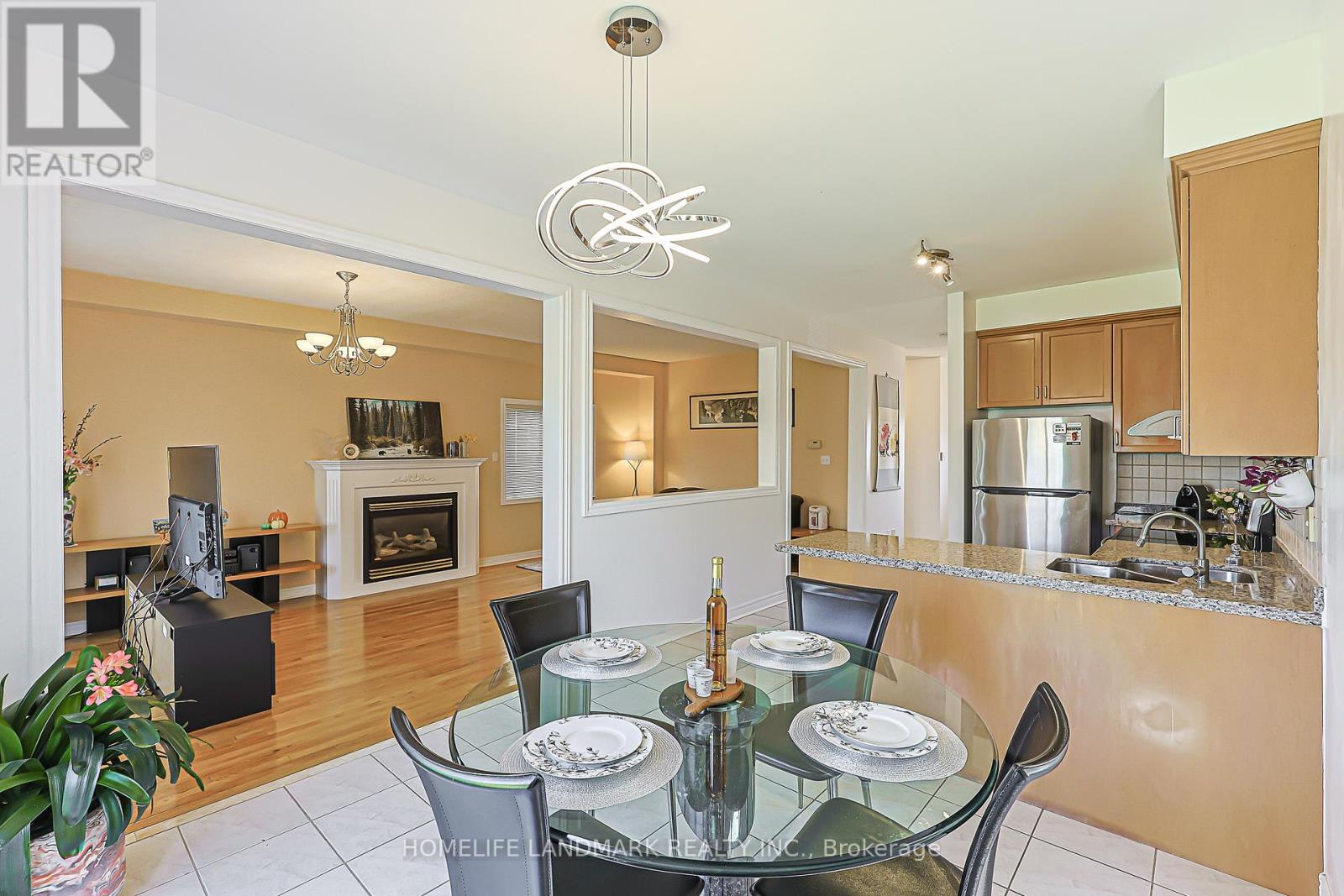 81 Eastpine Drive, Markham, Ontario  L3R 4T2 - Photo 9 - N13215440
