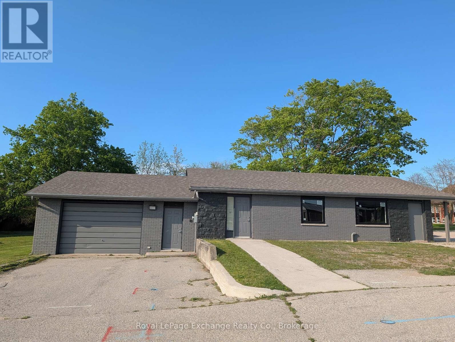223 Bruce Avenue, Kincardine, Ontario  N2Z 2P2 - Photo 1 - X12616206