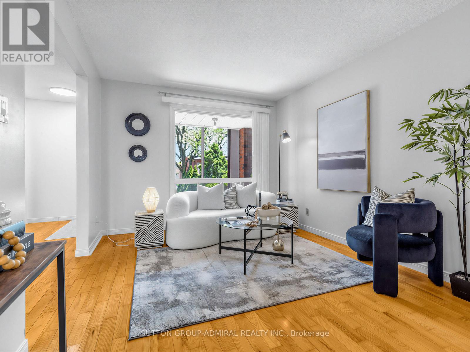 56 Oakmount Crescent, Vaughan, Ontario  L4K 2C3 - Photo 9 - N13217070