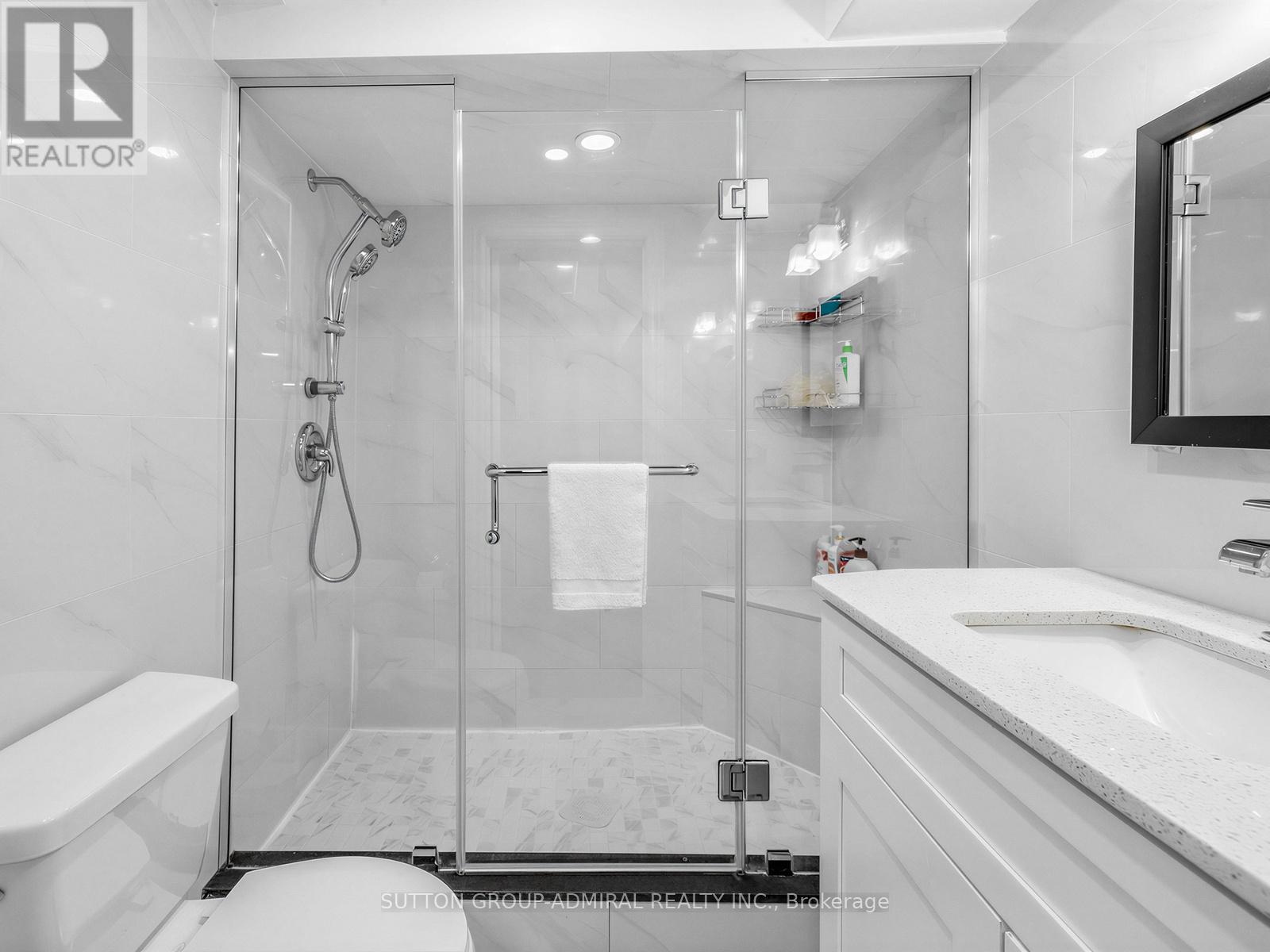 56 Oakmount Crescent, Vaughan, Ontario  L4K 2C3 - Photo 28 - N13217070
