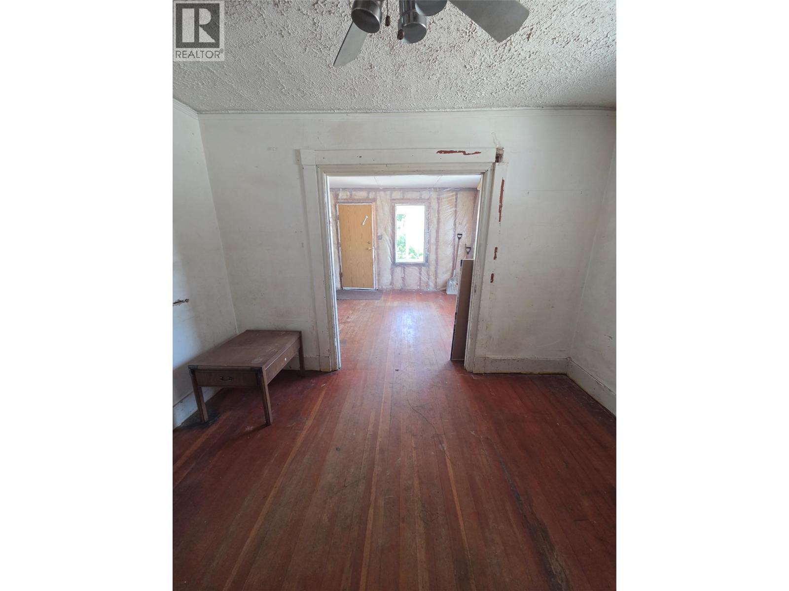 304 Mcanally Street, Trail, British Columbia  V1R 3R4 - Photo 10 - 10389199