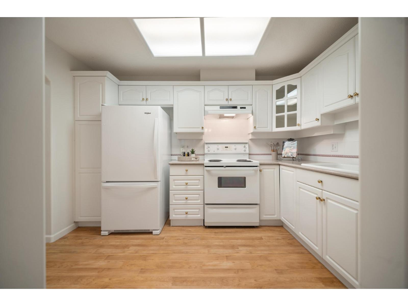 205 1929 154 Street, Surrey, British Columbia  V4A 4S2 - Photo 3 - R3083528