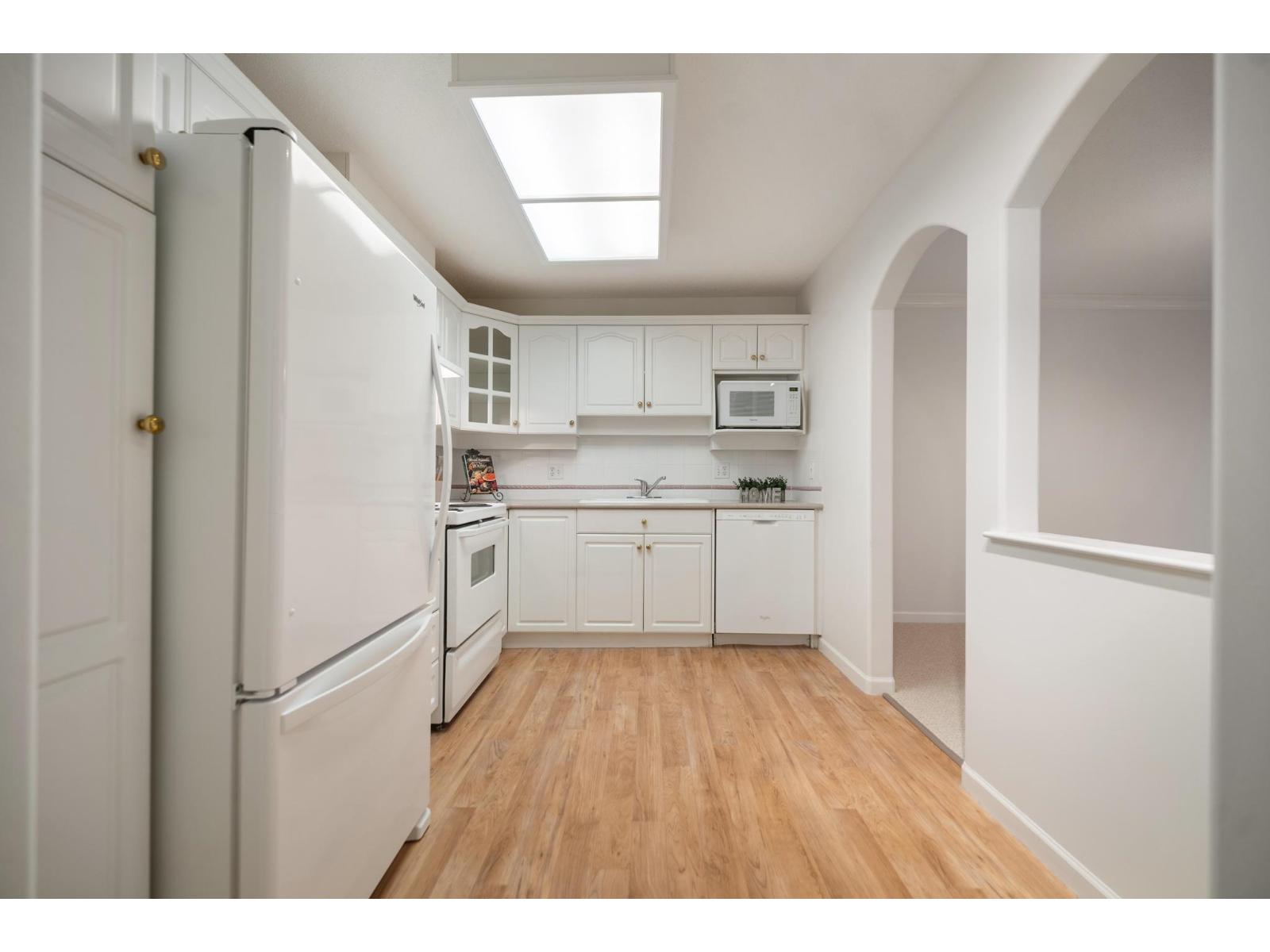 205 1929 154 Street, Surrey, British Columbia  V4A 4S2 - Photo 4 - R3083528