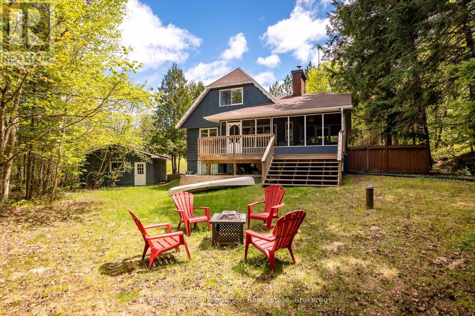 $1,199,900215 Ena Drive, Huntsville, Ontario