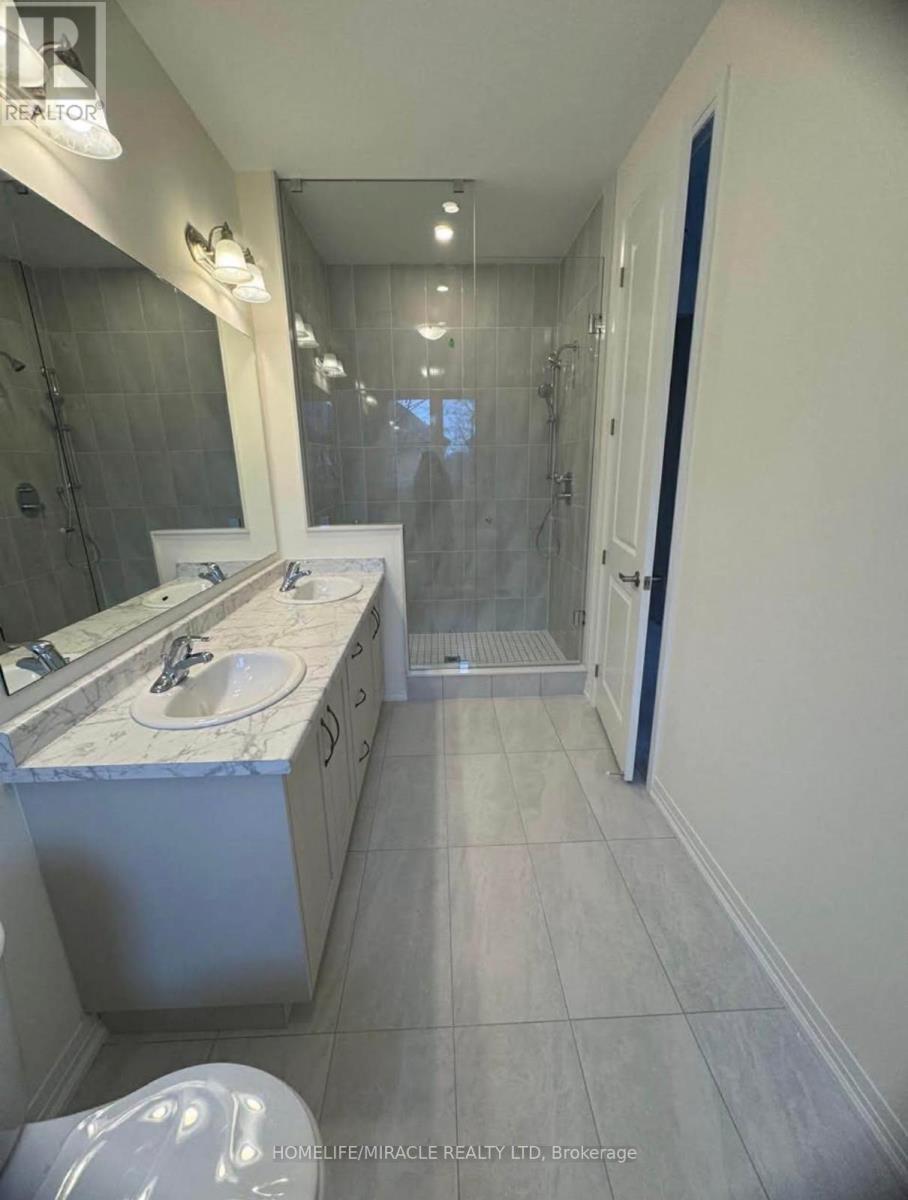 35 Rumi Court, Vaughan, Ontario  L6A 5E5 - Photo 3 - N13217198