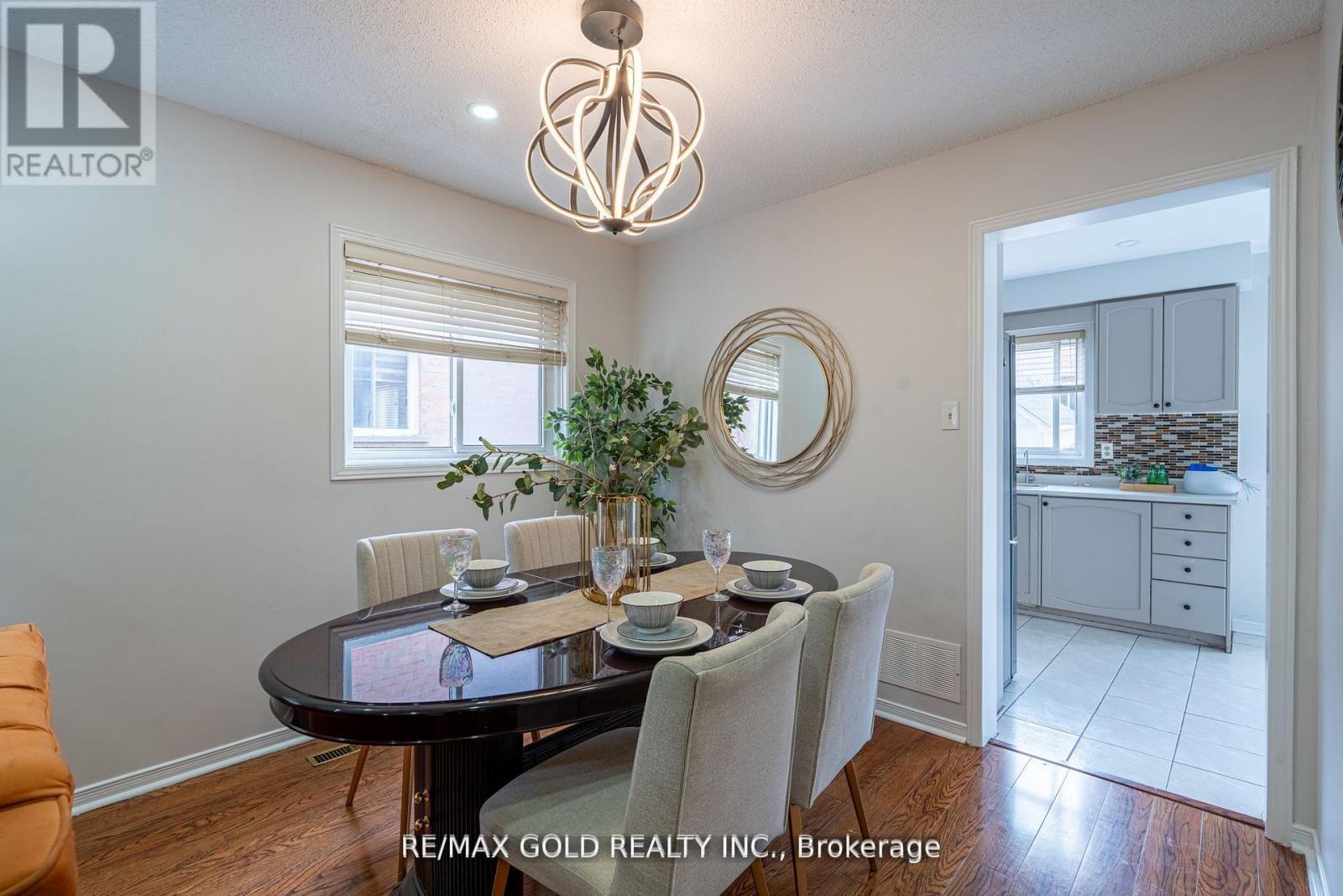 94 Bighorn Crescent, Brampton, Ontario  L6R 1G7 - Photo 5 - W13217174