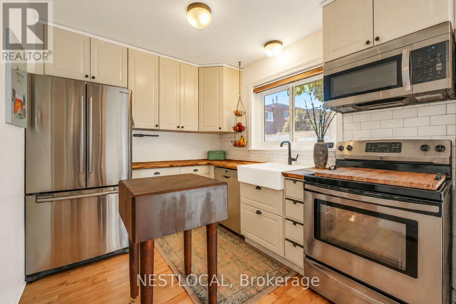 1007 Falgarwood Drive, Oakville, Ontario  L6H 1N7 - Photo 7 - W13217184