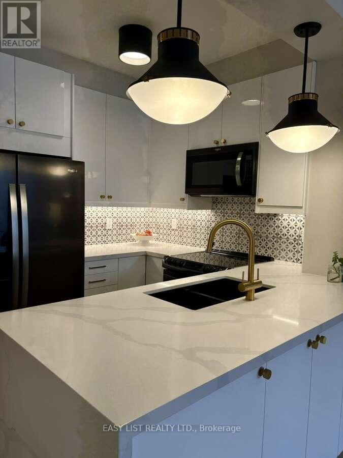 B8 - 245 Dalesford Road, Toronto, Ontario  M8Y 4H7 - Photo 6 - W13217204