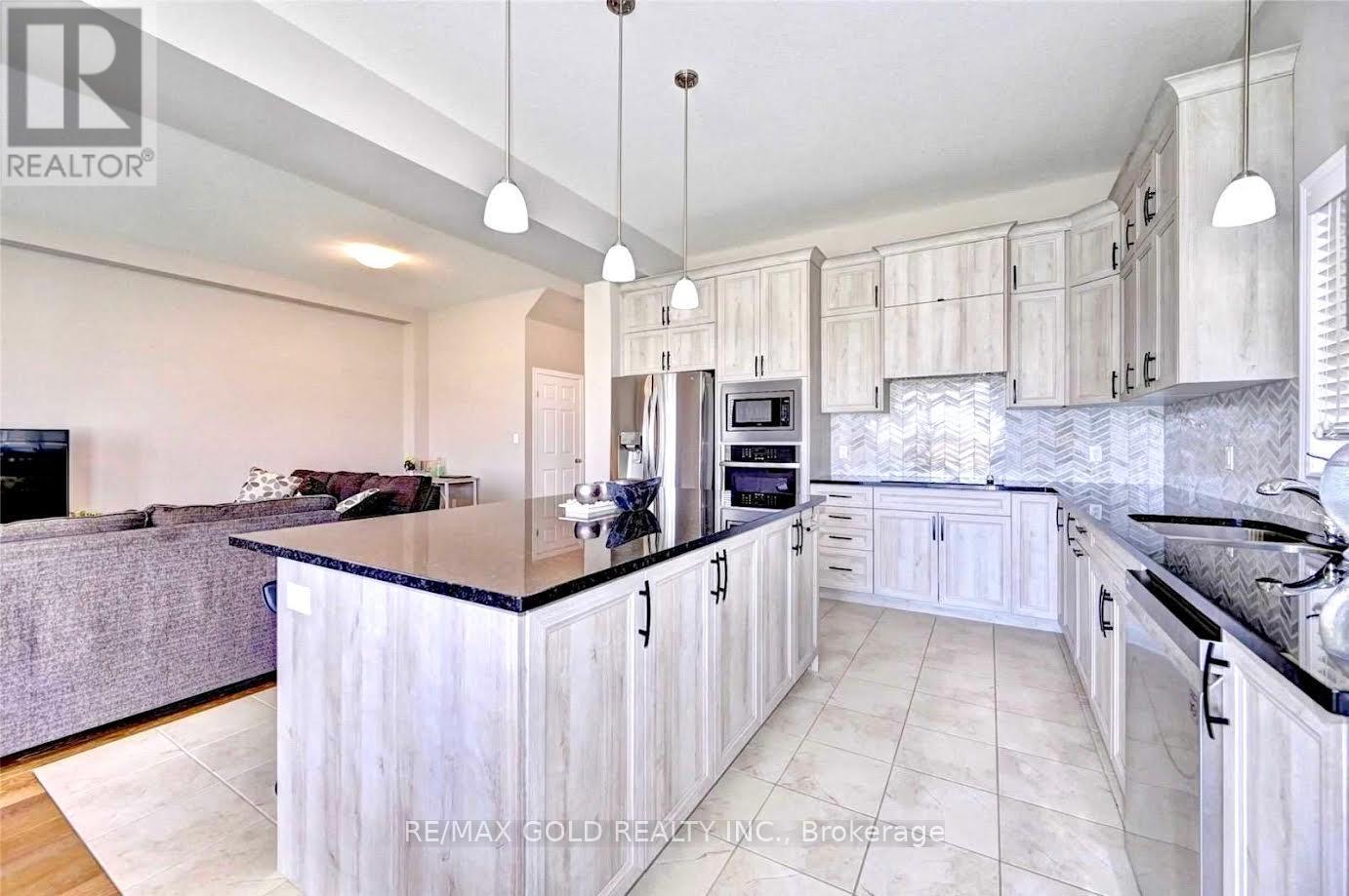 105 Arlington Parkway N, Brant, Ontario  N3L 0G5 - Photo 2 - X13217178