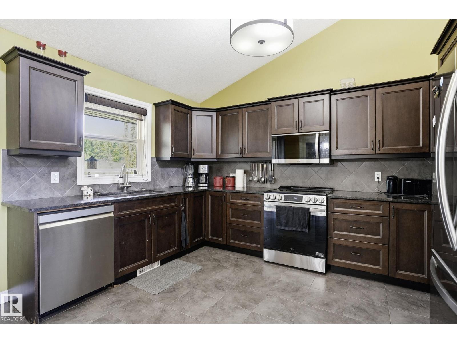 Lorem Ipsum Dolor, Rural Parkland County, Alberta  T7Y  - Photo 11 - DEMO29828450