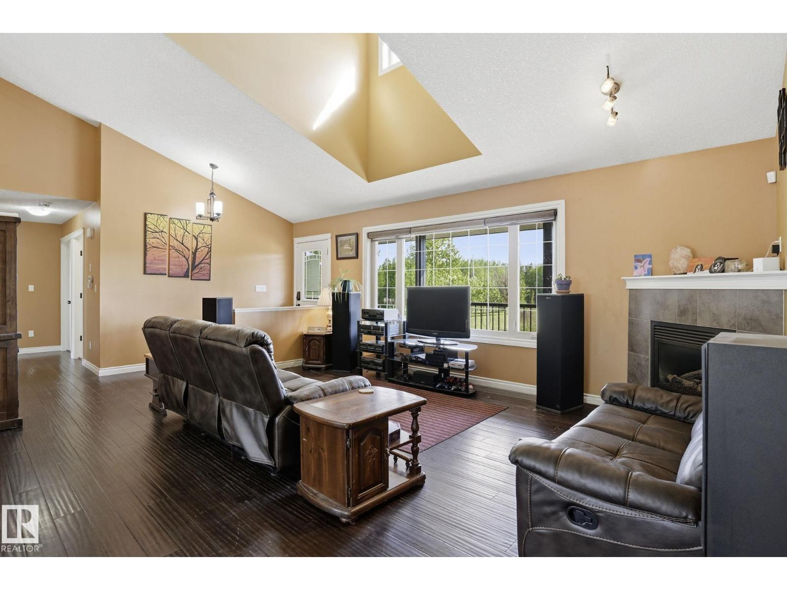 Lorem Ipsum Dolor, Rural Parkland County, Alberta  T7Y  - Photo 8 - DEMO29828450