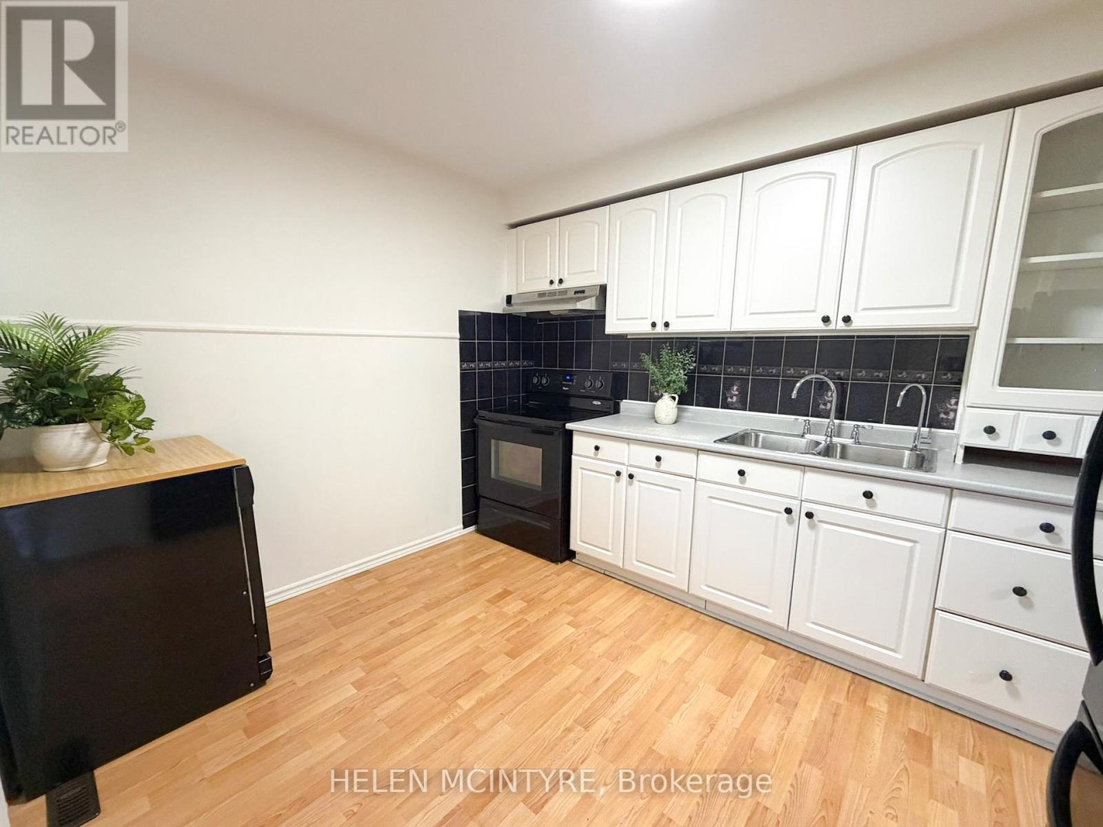 4 - 140 Ripley Court, Oakville, Ontario  L6H 1H1 - Photo 35 - W13217210