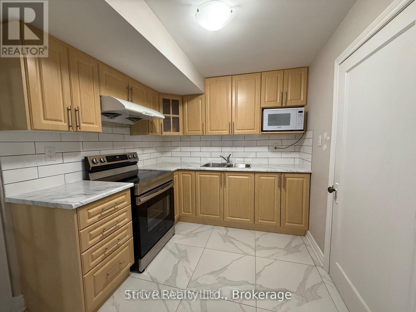 Lower - 417 Henry Street, Whitby, Ontario  L1N 5C8 - Photo 5 - E13217068
