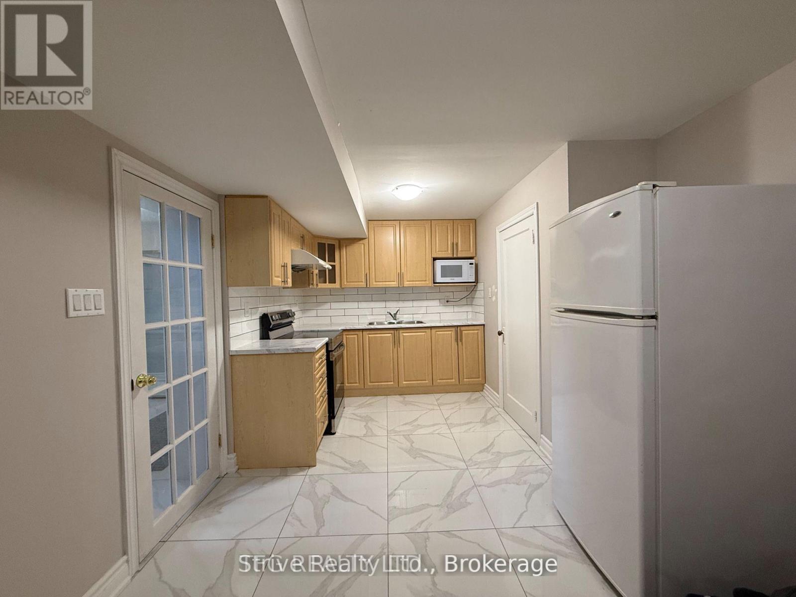 Lower - 417 Henry Street, Whitby, Ontario  L1N 5C8 - Photo 6 - E13217068