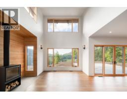 865 FORSTER LANE, Bowen Island, British Columbia