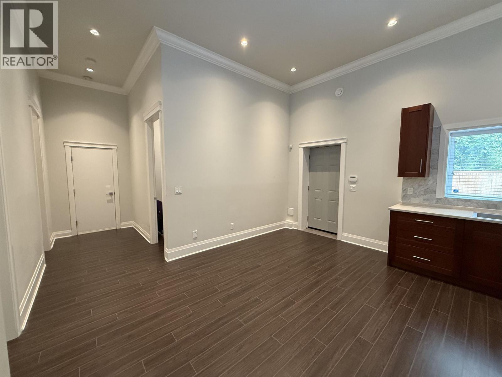 6688 Altringham Court, Burnaby, British Columbia  V5E 4J2 - Photo 8 - R3129945