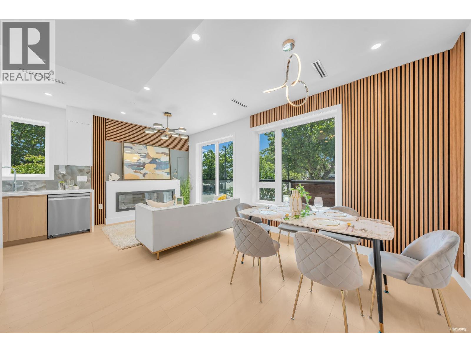2 2893 Eton Street, Vancouver, British Columbia  V5K 1K4 - Photo 1 - R3129285