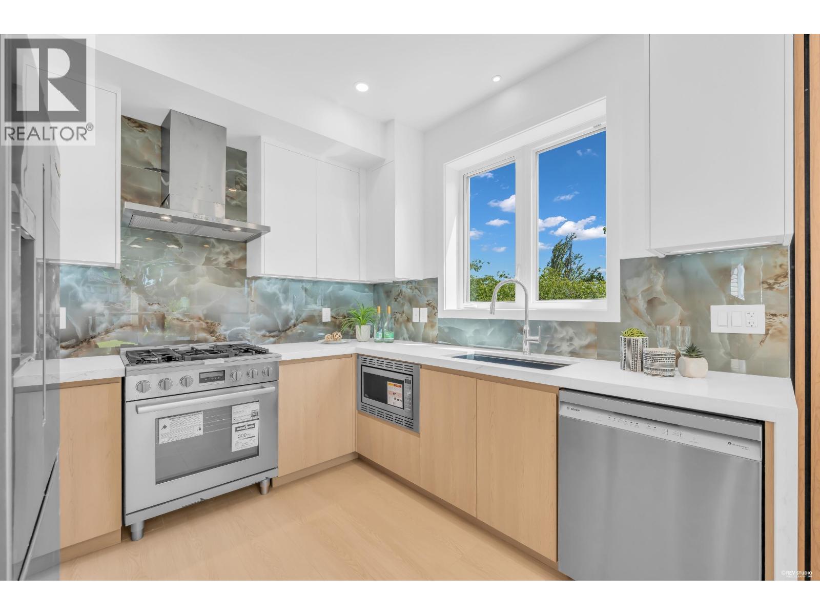 2 2893 Eton Street, Vancouver, British Columbia  V5K 1K4 - Photo 6 - R3129285