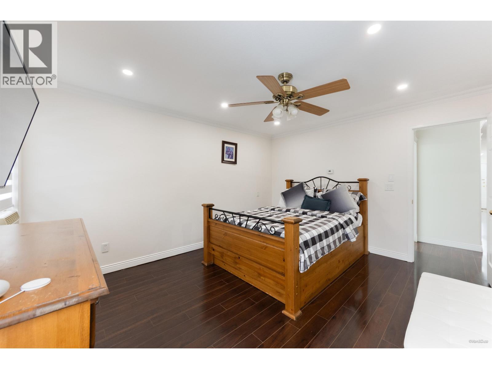 7525 17th Avenue, Burnaby, British Columbia  V3N 1L6 - Photo 11 - R3129106