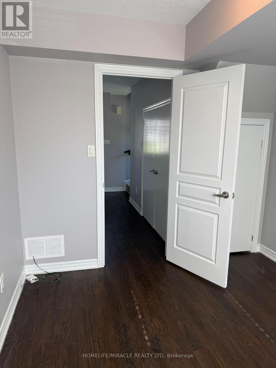 53 Oliver Lane, St. Catharines, Ontario  L2P 0C4 - Photo 8 - X13217228