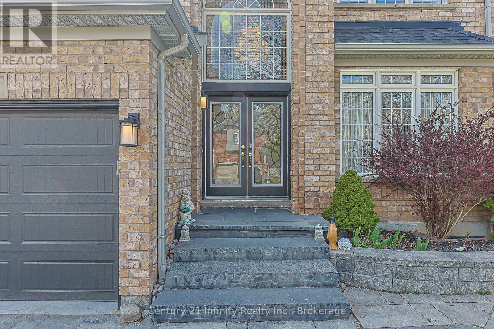 59 Splendor Drive, Whitby, Ontario  L1P 1X5 - Photo 3 - E13217270