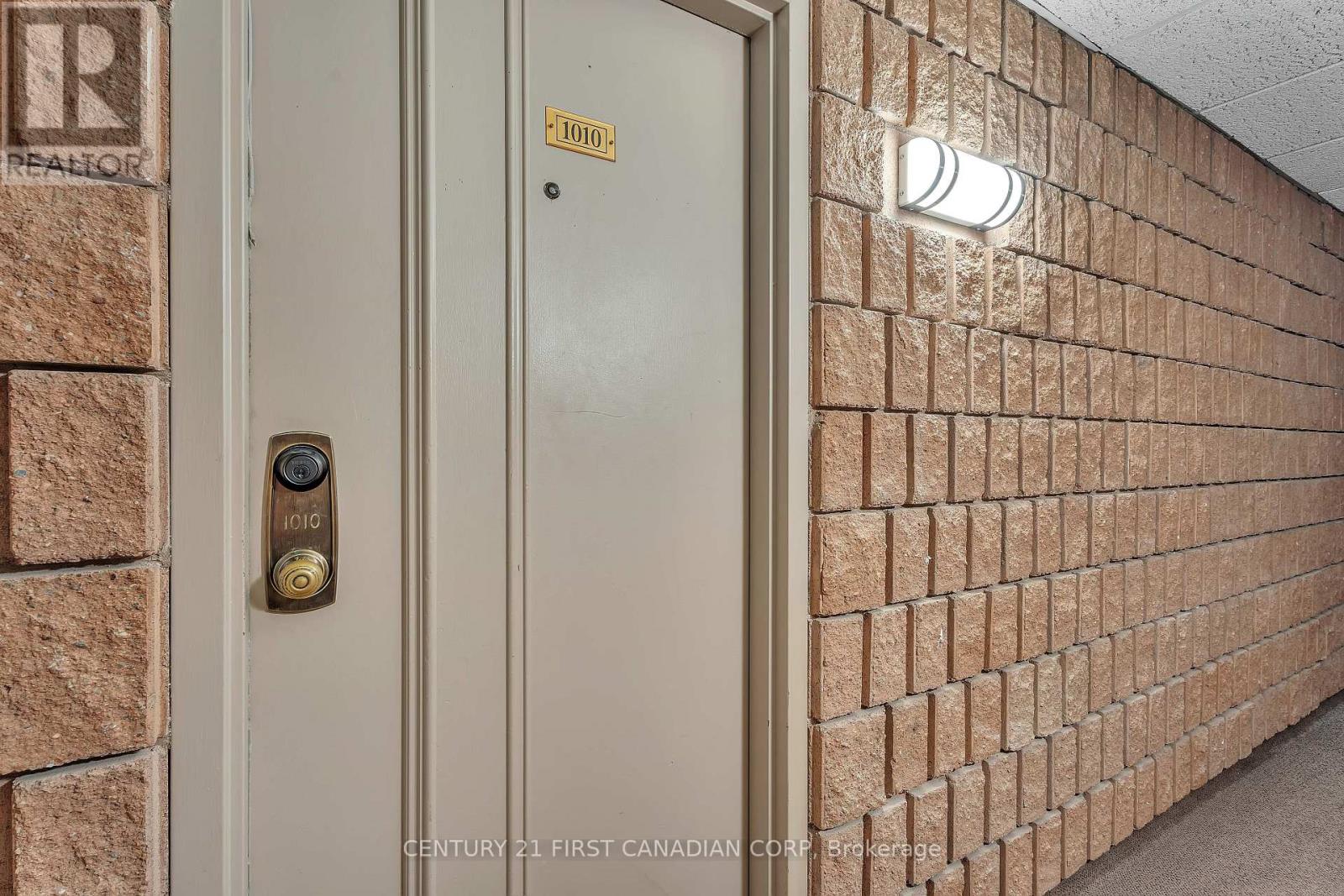 1010 - 600 Grenfell Drive, London North, Ontario  N5X 2R8 - Photo 2 - X13217284