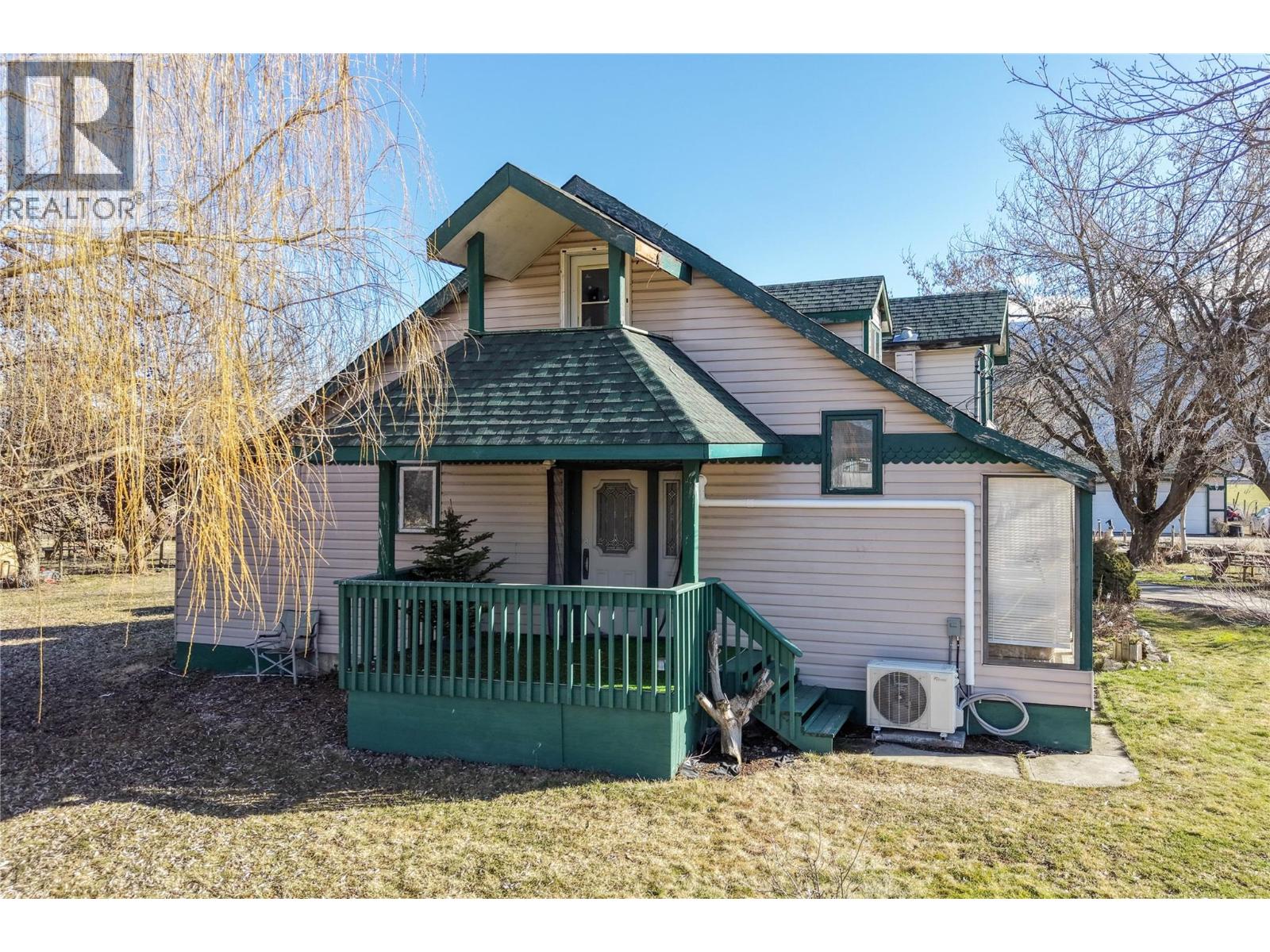 1978 Pleasant Valley Road, Spallumcheen, British Columbia  V4Y 0T7 - Photo 3 - 10376530