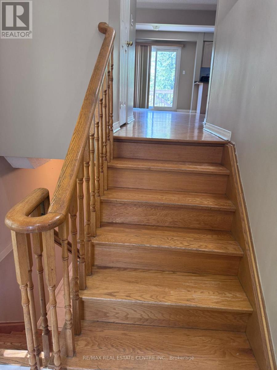 30 - 1591 South Parade Court, Mississauga, Ontario  L5M 6G1 - Photo 3 - W12994500