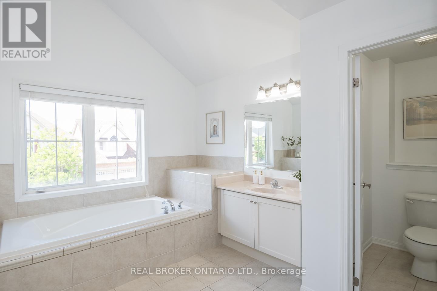 727 Maddocks Trail, Milton, Ontario  L9T 0E1 - Photo 44 - W13217286