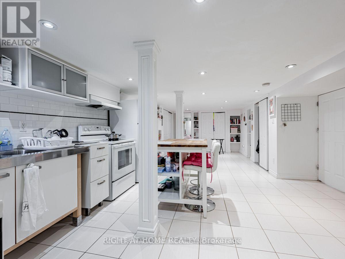 BASEMENT - 1069 COLLEGE STREET, Toronto, Ontario
