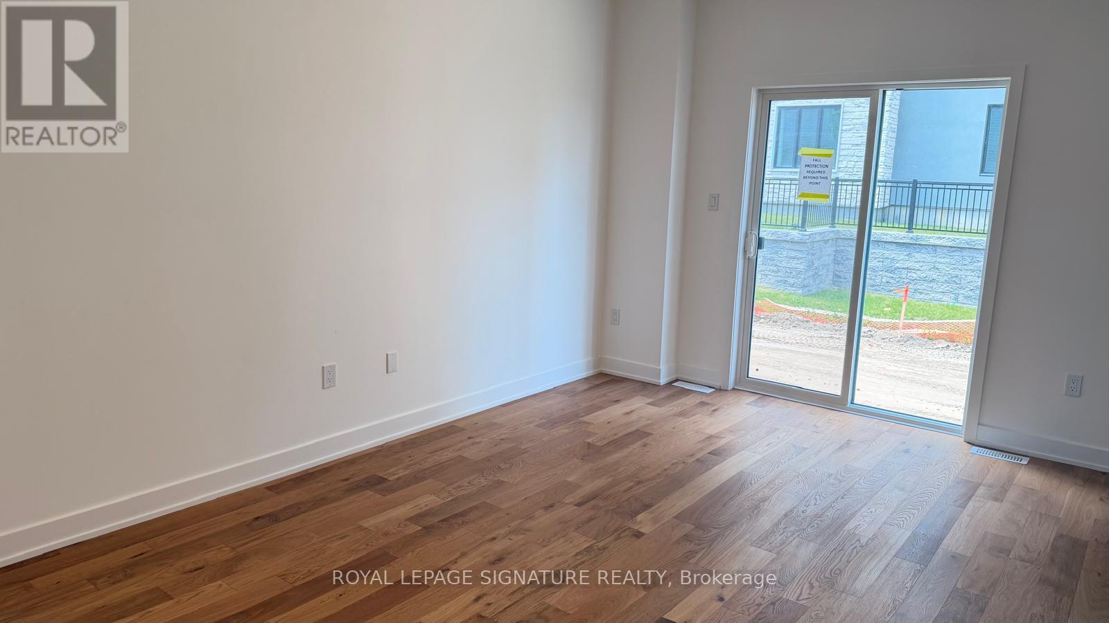 7 Flan Boulevard, Barrie, Ontario  L9J 0E1 - Photo 3 - S13217290