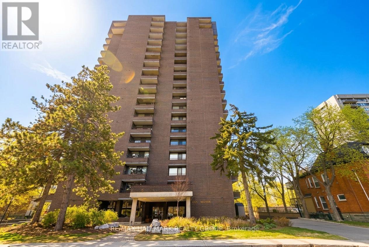 2003 - 71 SOMERSET STREET W, Ottawa, Ontario