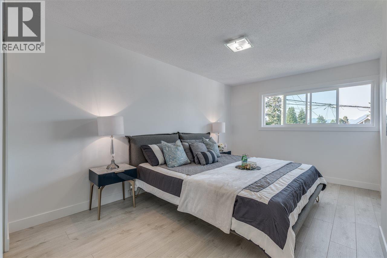 1960 Cameron Avenue, Port Coquitlam, British Columbia  V3C 1J3 - Photo 9 - R3127547