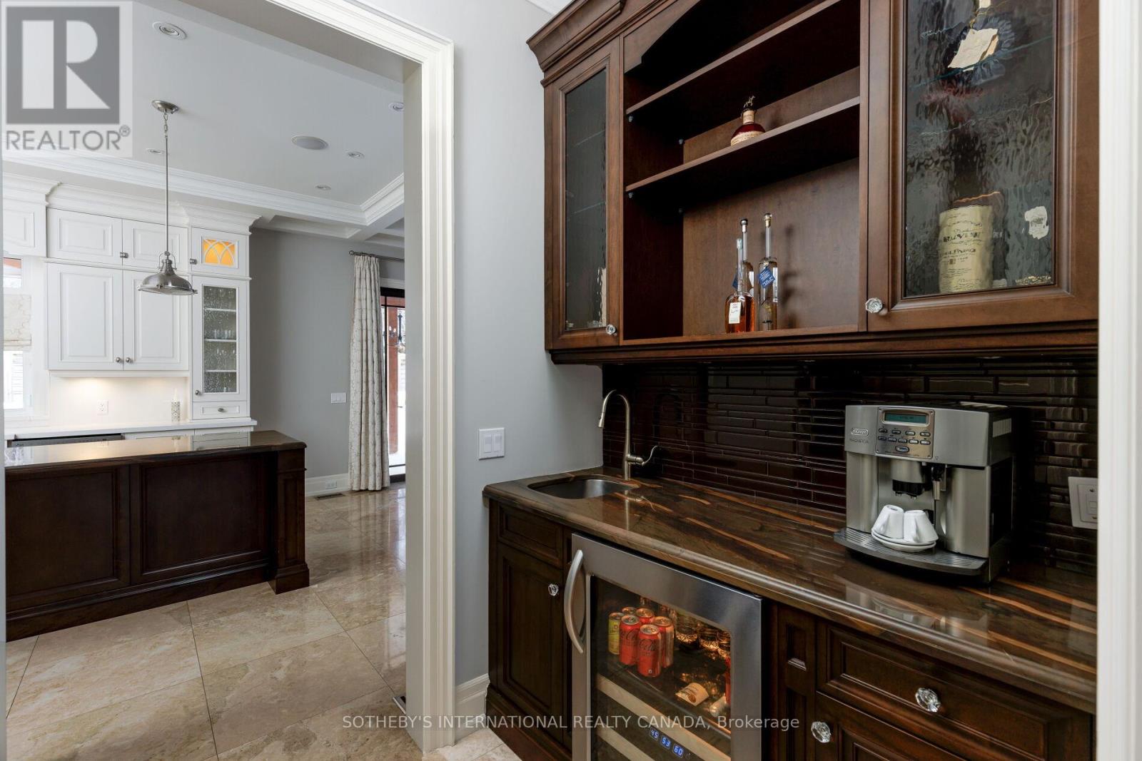 6 Weller Crescent, Vaughan, Ontario  L6A 1E4 - Photo 15 - N13217050