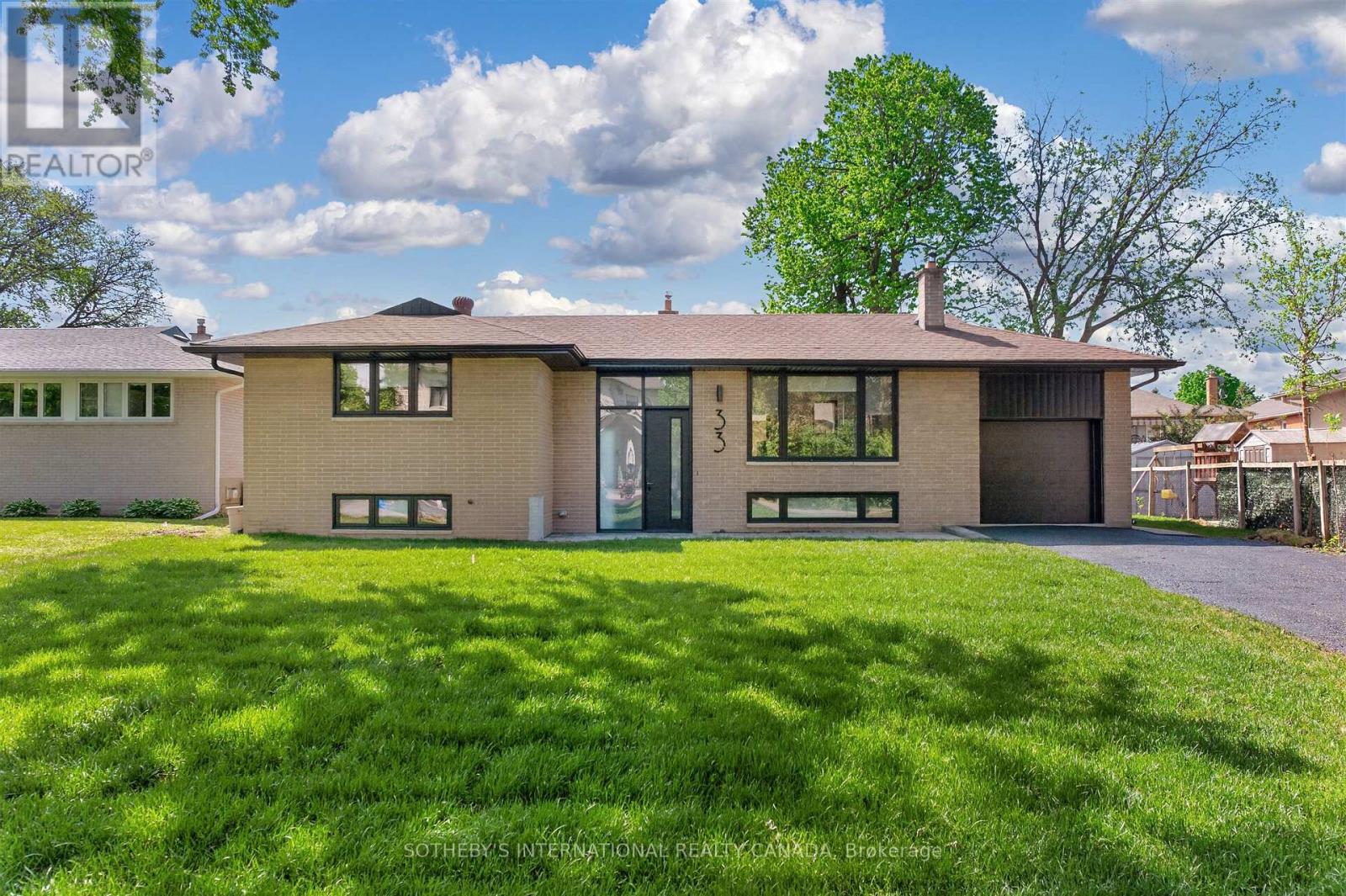33 Lancer Drive, Vaughan, Ontario  L6A 1E1 - Photo 2 - N13004294