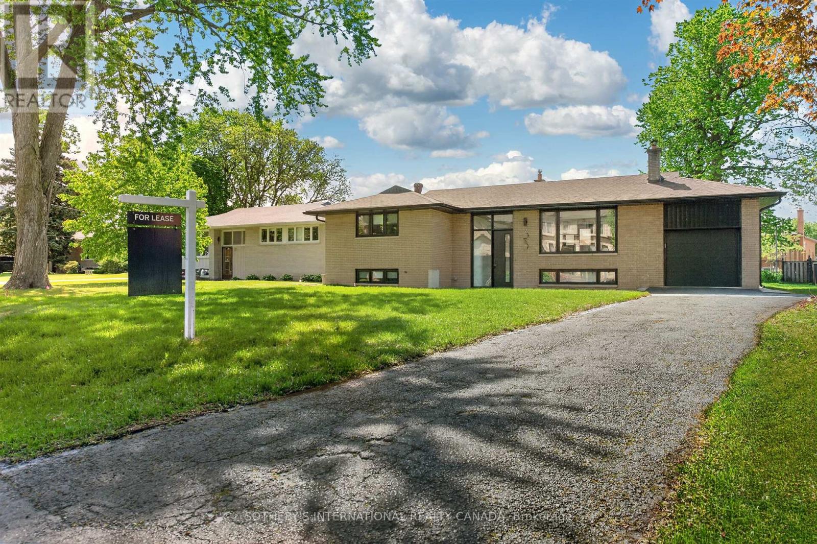 33 LANCER DRIVE, Vaughan, Ontario