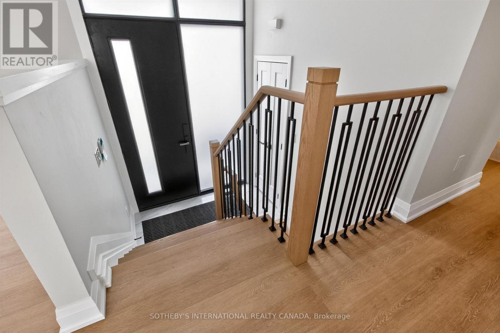 33 Lancer Drive, Vaughan, Ontario  L6A 1E1 - Photo 4 - N13004294