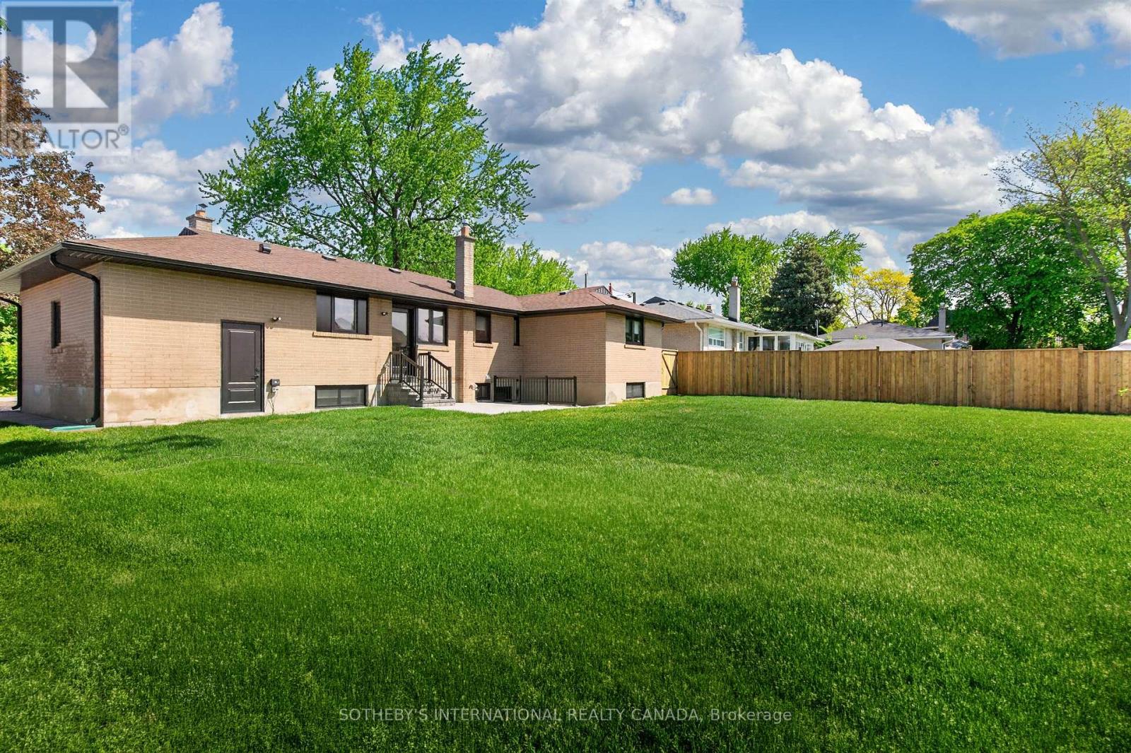33 Lancer Drive, Vaughan, Ontario  L6A 1E1 - Photo 35 - N13004294
